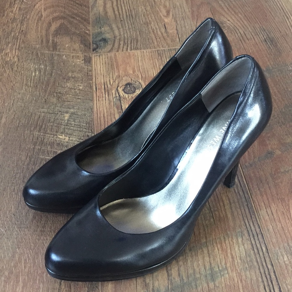 🌹Almost New Nine West Black Pumps/Heels🌹